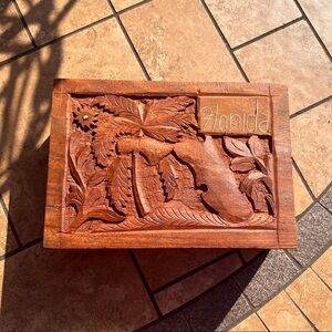 Vintage hand carving trinket jewelry box
